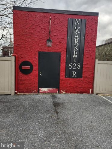 628 Market St, Lancaster PA  17603-3021 exterior