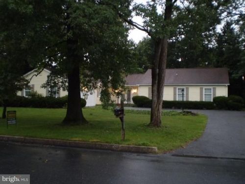2103 Woodview Dr, Harrisburg, PA 17112-1541