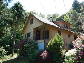 8527 Ogden St, Portland, OR 97231-1207