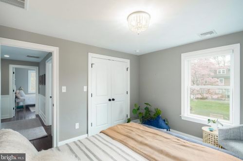 308 Linden Ave, Tavistock NJ 08033-2519 exterior