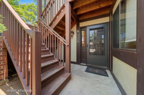 375 Sandhurst Cir, Glendale Heights, IL 60137-6667