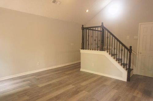 5273 Biffle Downs Rd, Stone Mountain, GA 30088-3839