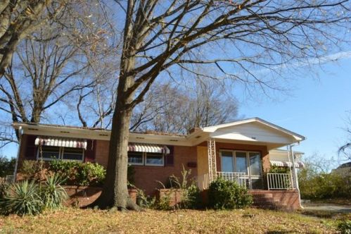 208 Regan St, Greensboro, NC 27401-3142