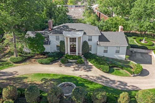 6116 County Line Rd, Willowbrook IL  60527-5719 exterior