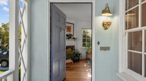 3611 Las Palmas Ave, Glendale, CA 91208-1246