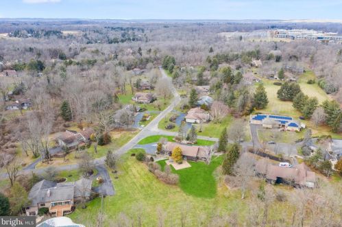 1 Hemlock Ct, Princeton NJ  08540-4708 exterior