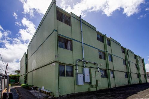 1118 Pua Ln, Honolulu HI  96817-3870 exterior