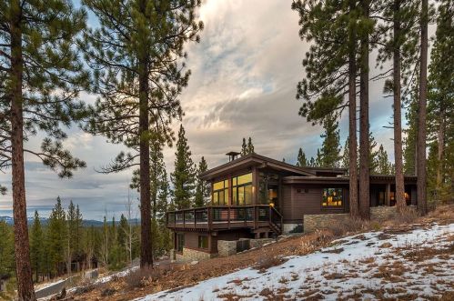 8262 Ehrman Dr, Truckee, CA 96161-4320