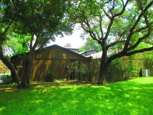 5631 Boca Raton Blvd, Fort Worth, TX 76112-2332