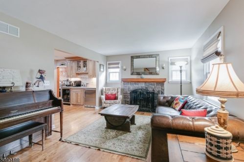 19 Franklin Ave, Cranford, NJ 07016-1941