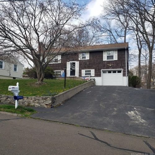 22 Lakewood Dr, Norwalk, CT 06851-1022