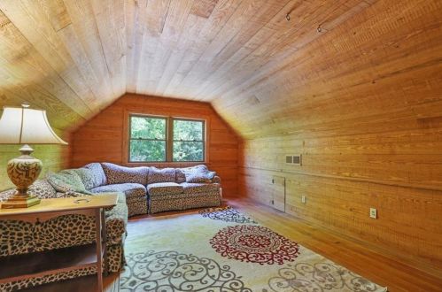 1630 Brandon Hall Dr, Atlanta GA  30350-3703 exterior