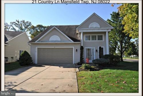21 Country Ln, Columbus, NJ 08022-1125