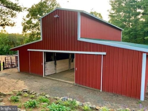 7945 Citation Dr, Marshall, VA 20115-2133