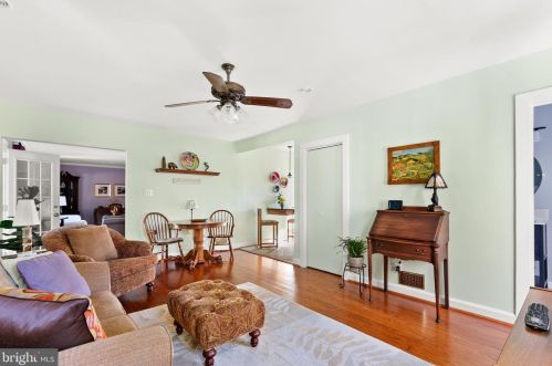 1211 Pinecrest Cir, Silver Spring MD exterior