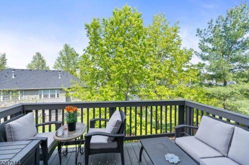 3 Spring Brook Dr, Annandale, NJ 08801-1642