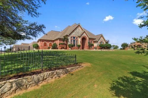 3616 Bay Breeze Ln, Fort Worth, TX 76179-3825