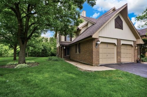 508 Country Ln, Des Plaines, IL 60016-1237