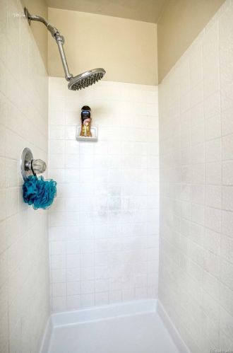 1060 Naples Way, Aurora CO 80017-3170 exterior