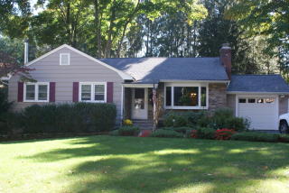 7 Woodland Ct, Kinnelon, NJ 07405-2919