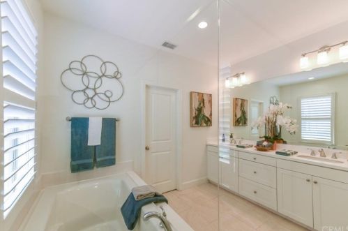 82 Cherry Tree, Irvine CA  92620-7301 exterior
