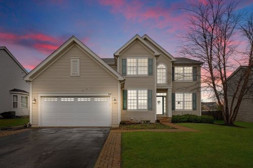 94 Meadows Dr, Gilberts, IL 60136-4053