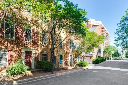 1328 Adams Ct, Arlington, VA 22201-5869