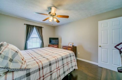 1015 River Plantation Dr, Holly Springs GA  30188-2388 exterior