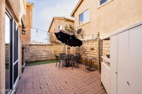 1843 Amberleaf Ln, Simi Valley CA  93065-7435 exterior