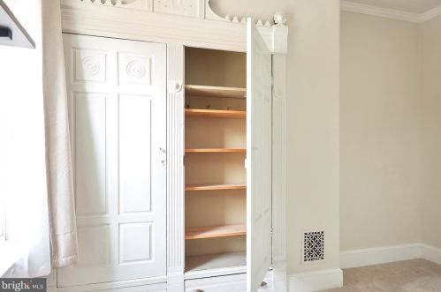 413 42 St, Philadelphia PA 19104-2216 exterior