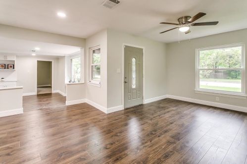 3451 Suffolk Dr, Fort Worth TX  76109-4523 exterior