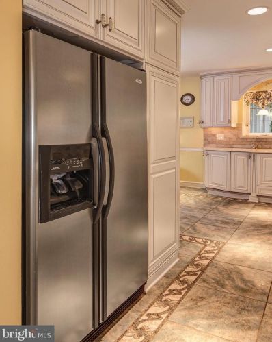 104 Treaty Elm Ln, Tavistock NJ 08033-3413 exterior