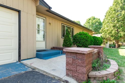 4055 Halite Ln, Saint Paul MN  55122-2924 exterior