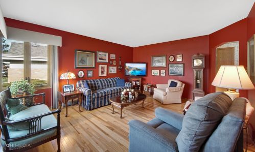 835 Grant Ave, Villa Park, IL 60181-3336