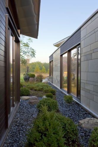 2500 Telegraph Rd, Bannockburn IL  60015-1540 exterior