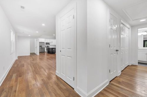 885 Main St, Upper Stepney CT  06468-2811 exterior