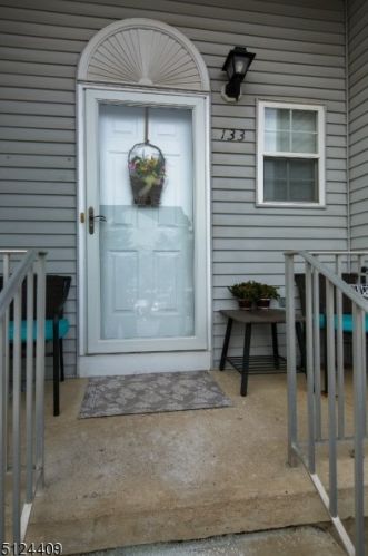 133 Wingate Dr, Hackettstown, NJ 07840-1683