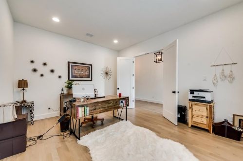 8518 Glencrest Ln, Dallas TX  75209-2632 exterior