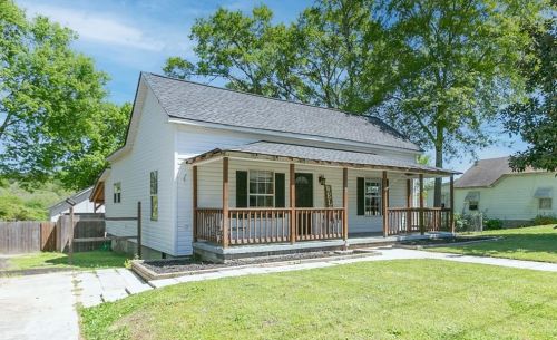 1749 River St, Conyers, GA 30012-3751