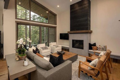 11901 Sitzmark Way, Truckee CA  96161-6139 exterior