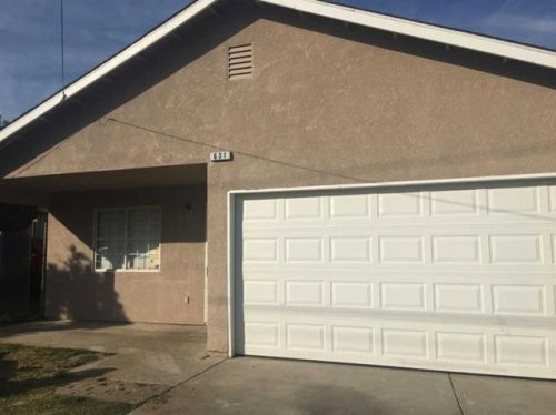631 2nd St, Fresno, CA 93702-3236