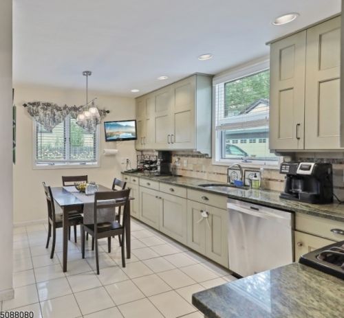 27 New England Rd, Maplewood NJ 07040-1057 exterior