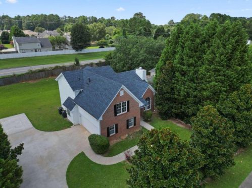 1425 Rose Pointe Dr, Loganville, GA 30052-5317