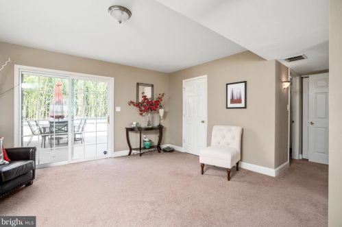 80 Clearview Ave, Trenton NJ  08619-1216 exterior