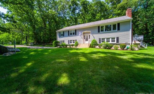 22 Birchside Dr, Norwalk, CT 06850-1512