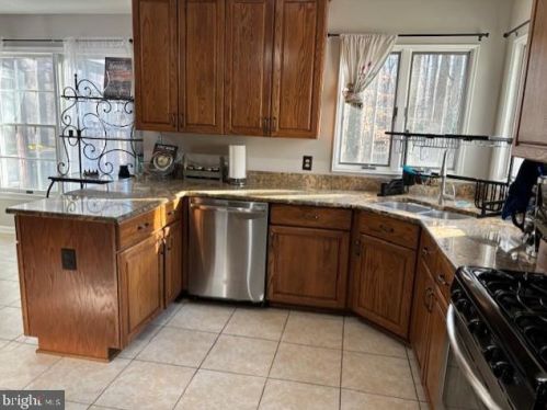 3909 Leaf Lawn Ln, Woodbridge VA  22192-4901 exterior