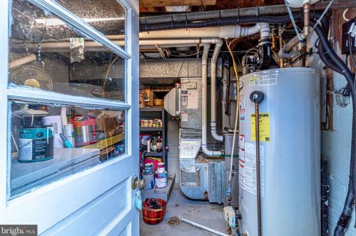 8729 Redman St, Springfield VA  22153-2413 exterior