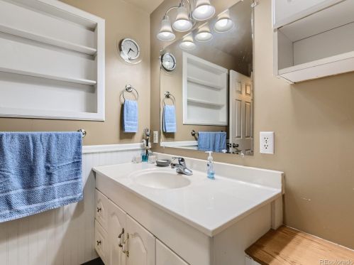 418 Willow Dr, Denver CO  80603-5761 exterior