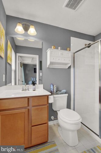 34 Ctr St, Hanover PA 17331-2828 exterior