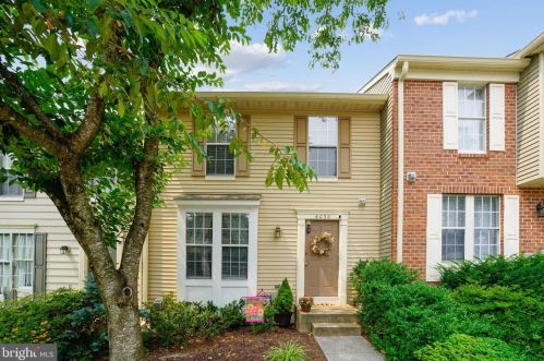 6030 Shepherd Sq, Columbia, MD 21044-3132